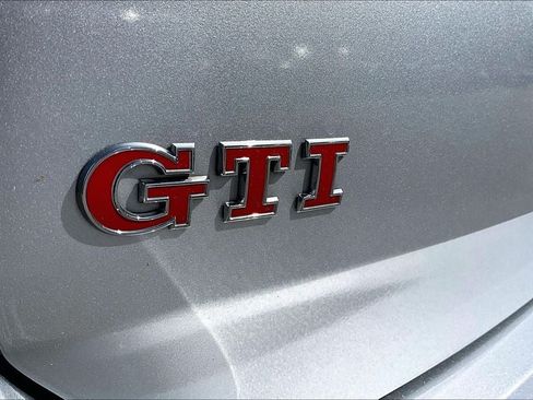 Used 2016 Volkswagen GTI SE w/ Driver Assistance Package FWD image 7