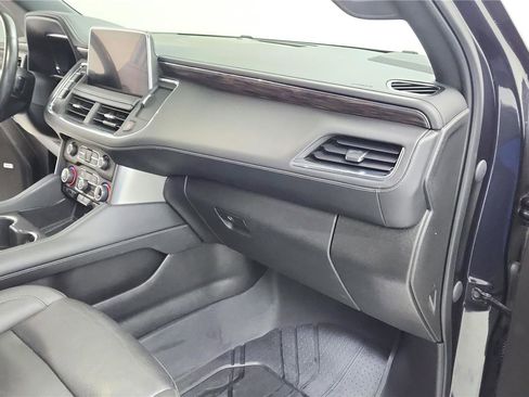 Used 2022 Chevrolet Suburban Z71 w/ Luxury Package image 37