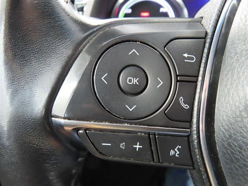 Used 2020 Toyota Camry XLE image 22