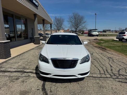 Used 2014 Chrysler 200 Limited w/ 200 S V6 Premium Group image 8