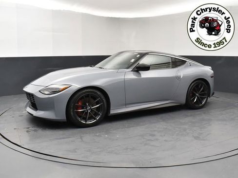Used 2024 Nissan Z Performance w/ Floor Mat Package RWD image 3