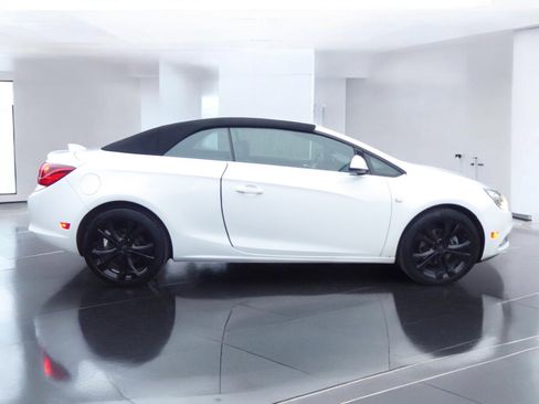 Used 2019 Buick Cascada Premium image 12