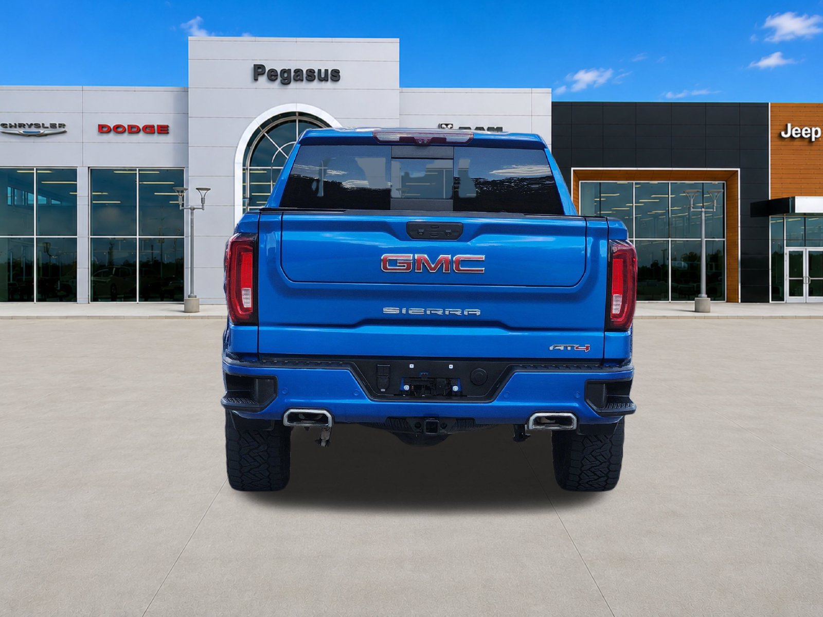 Used 2022 GMC Sierra 1500 AT4 w/ AT4 Premium Package AWD/4WD image 8