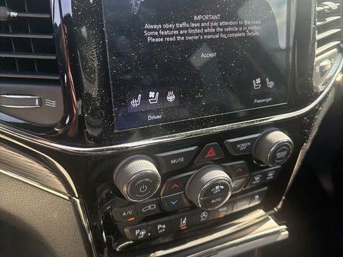 Used 2019 Jeep Grand Cherokee High Altitude image 11