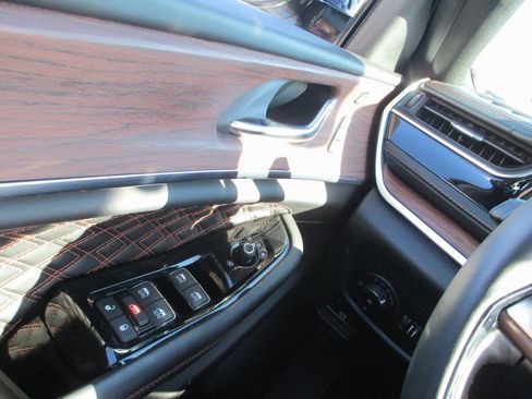 Used 2022 Jeep Grand Cherokee Summit w/ Adv Protech Group IV image 26