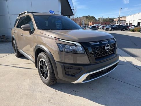 Used 2025 Nissan Pathfinder Rock Creek image 1