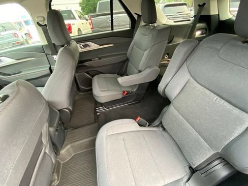 Used 2025 Ford Explorer Active AWD/4WD image 14