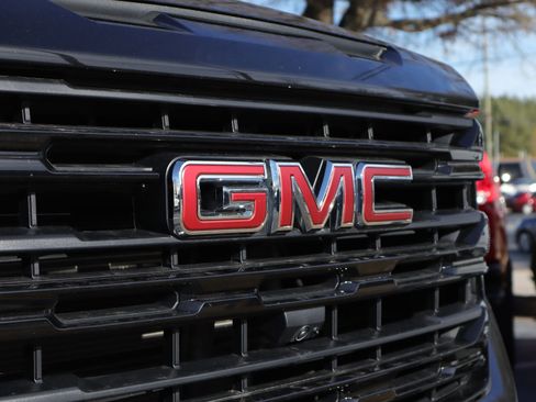 Used 2025 GMC Sierra 1500 Elevation w/ Elevation Premium Package image 32