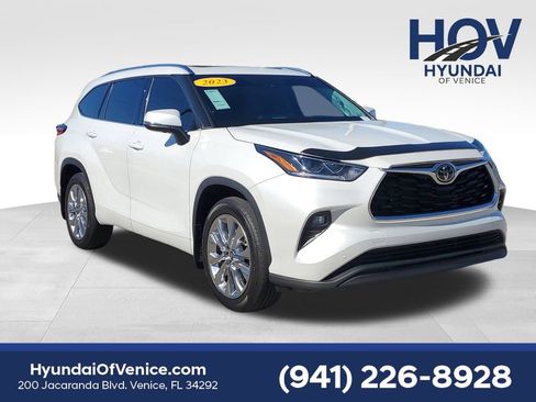 Used 2023 Toyota Highlander Limited image 1