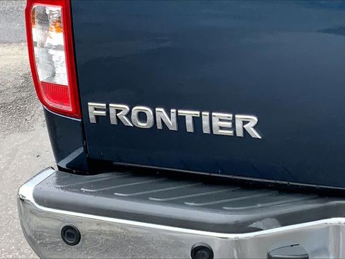 Used 2013 Nissan Frontier SV w/ SV Value Truck Pkg RWD image 27