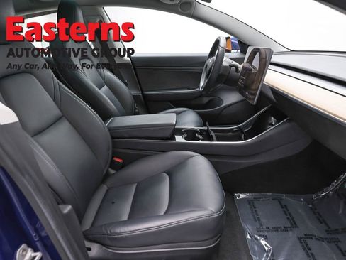 Used 2019 Tesla Model 3 Standard Range image 18