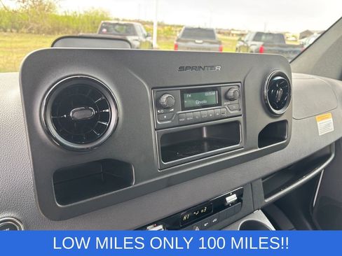 Used 2025 Mercedes-Benz Sprinter 2500 image 14