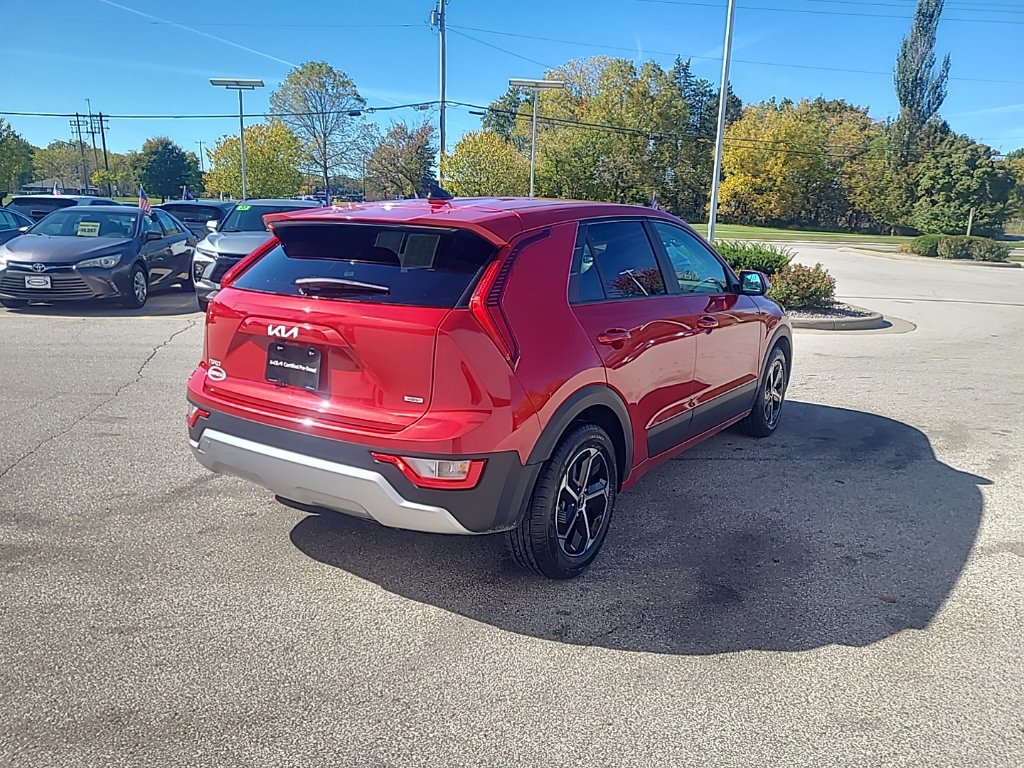 Certified 2025 Kia Niro LX FWD image 6