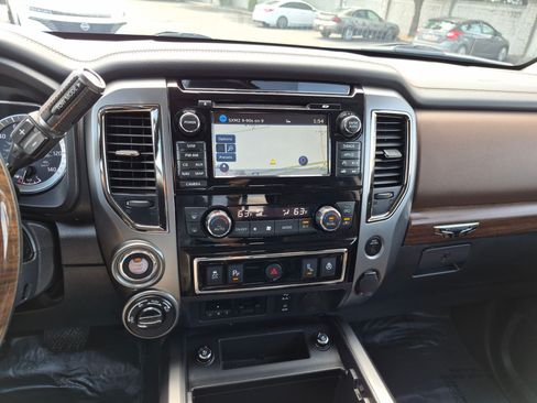 Used 2018 Nissan Titan Platinum Reserve w/ Platinum Utility Package AWD/4WD image 27