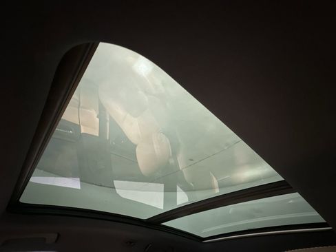 Used 2018 Porsche Macan image 22