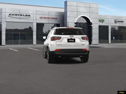 New 2026 Jeep Compass Latitude w/ Sun and Sound Group AWD/4WD image 34