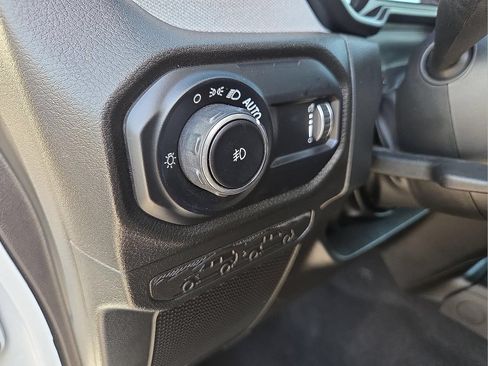 Used 2025 Jeep Wrangler Unlimited Sport AWD/4WD image 11