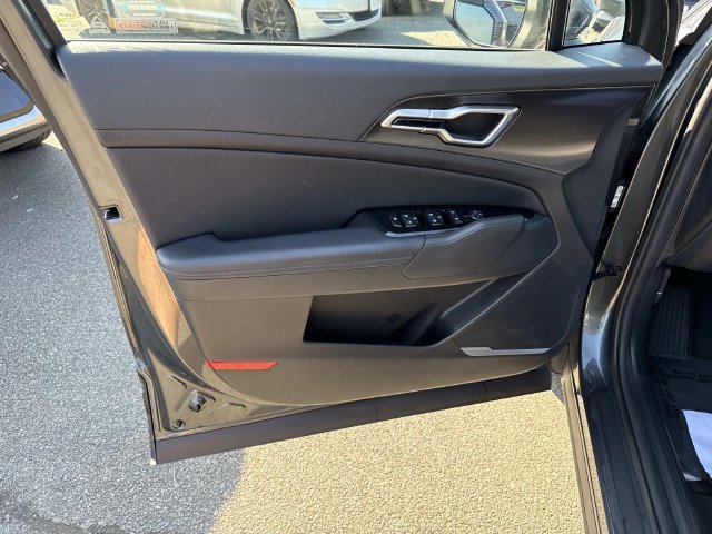 Used 2023 Kia Sportage EX AWD/4WD image 13