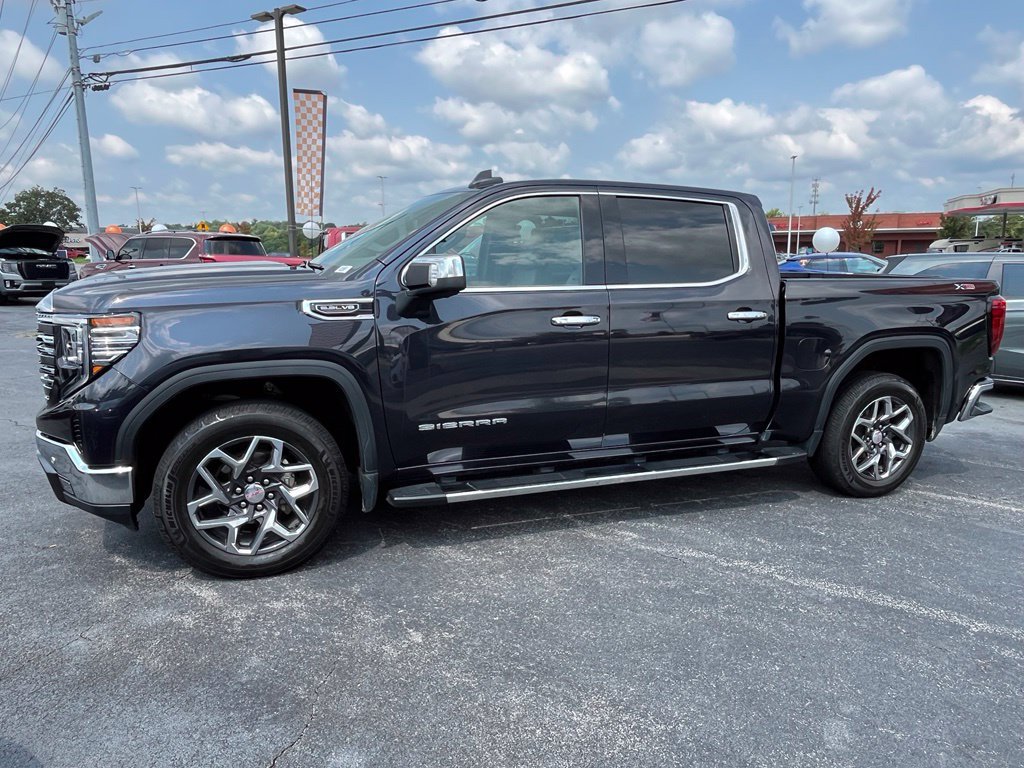 Used 2023 GMC Sierra 1500 SLT w/ SLT Premium Plus Package AWD/4WD image 7