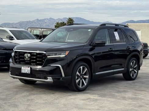 Used 2023 Honda Pilot Elite image 3
