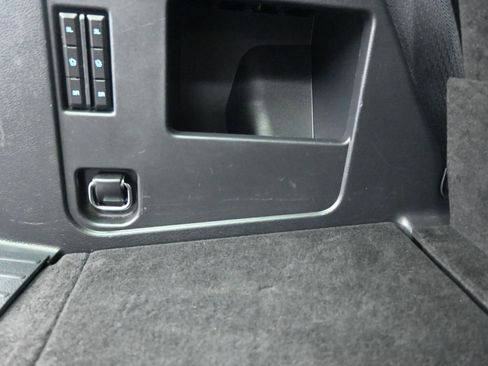 Used 2024 Ford Expedition Limited image 25