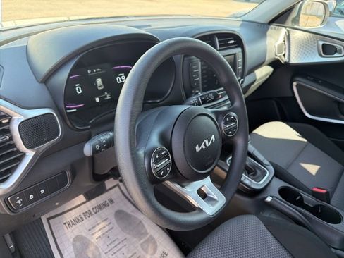 Used 2024 Kia Soul LX w/ Option Group 015 FWD image 28