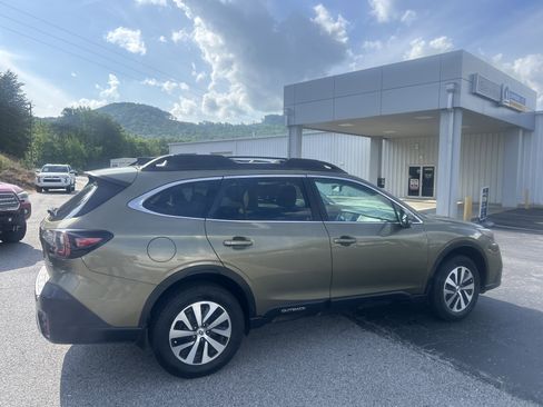 Used 2020 Subaru Outback Premium AWD/4WD image 7