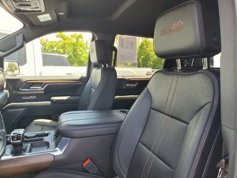 Used 2024 Chevrolet Silverado 1500 High Country AWD/4WD image 25