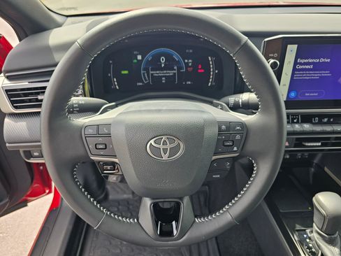 Used 2026 Toyota Camry Hybrid w/ Multimedia Upgrade Package AWD/4WD image 22