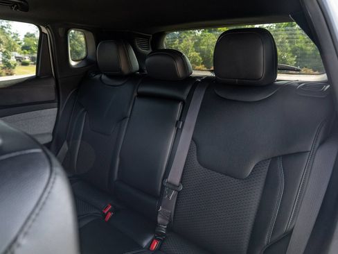 Used 2024 Jeep Compass Latitude AWD/4WD image 18