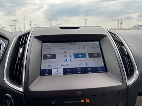 Used 2020 Ford Edge Titanium w/ Equipment Group 301A AWD/4WD image 22