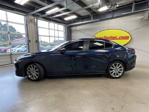 Used 2021 MAZDA MAZDA3 s FWD image 2