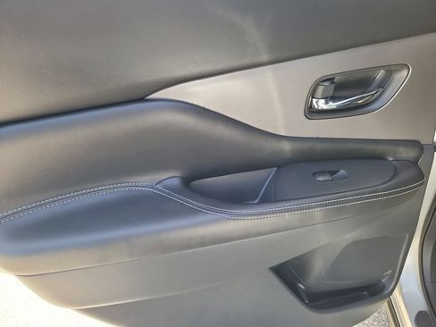 Used 2023 Nissan Murano SV FWD image 12