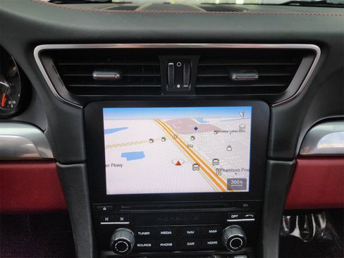 Used 2019 Porsche 911 Carrera 4S image 18