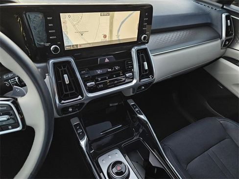 Certified 2023 Kia Sorento SX Prestige image 23