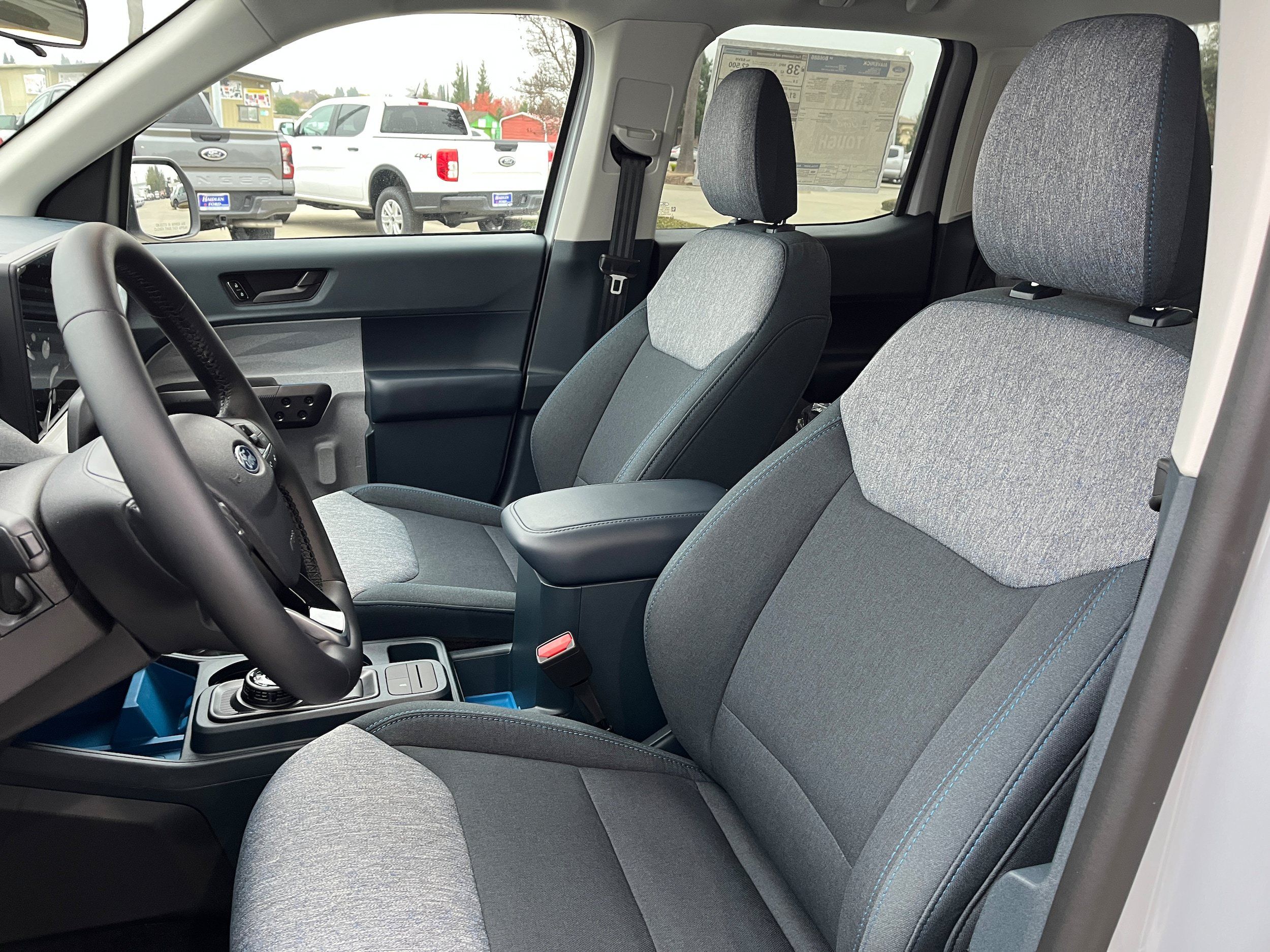 New 2025 Ford Maverick XLT w/ XLT Luxury Package FWD image 5