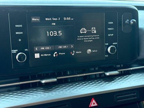 Used 2024 Kia Carnival LX FWD image 19
