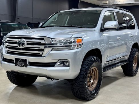 Used 2016 Toyota Land Cruiser AWD/4WD image 4