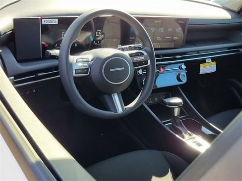 New 2026 Hyundai Tucson SEL image 3