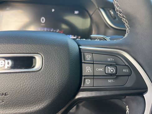 Used 2024 Jeep Grand Cherokee Altitude image 19