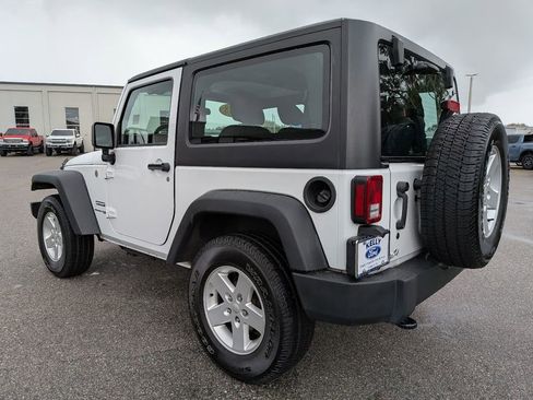 Used 2018 Jeep Wrangler Sport image 7