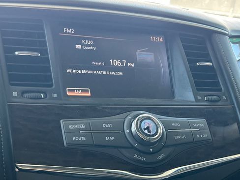 Used 2017 Nissan Armada Platinum w/ Interior Lighting Package RWD image 19