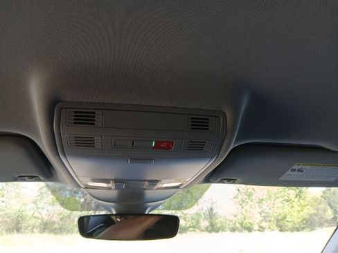 Used 2024 Volkswagen Taos SE image 19