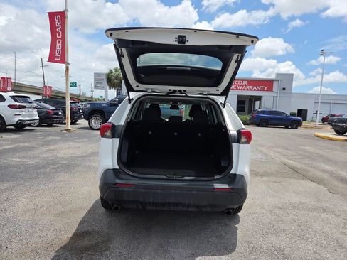 Used 2021 Toyota RAV4 LE FWD image 26