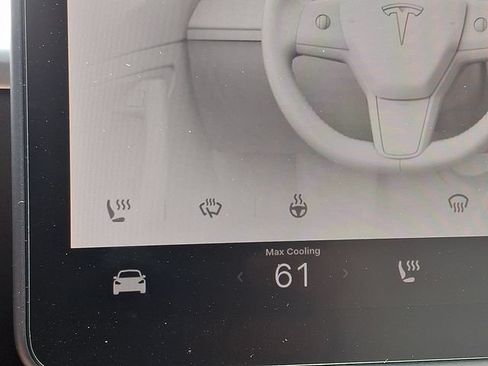 Used 2023 Tesla Model Y Long Range AWD/4WD image 25