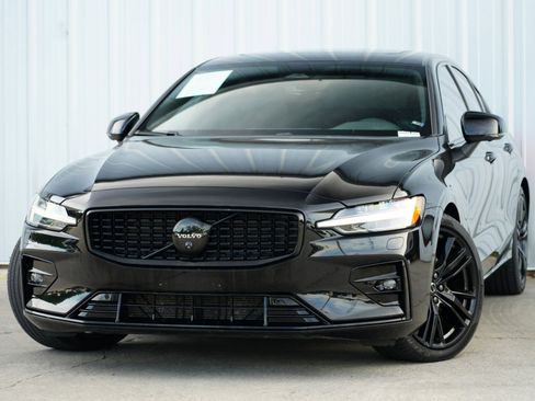 Used 2024 Volvo S60 B5 Plus w/ Climate Package image 3