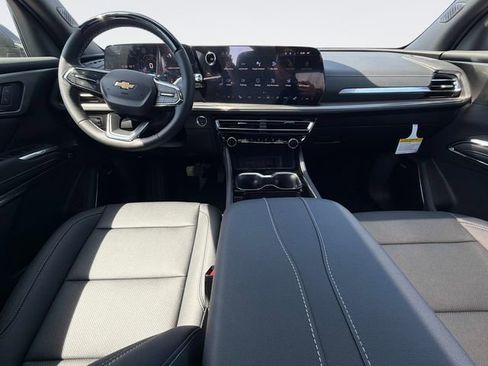 New 2026 Chevrolet Traverse LT w/ Enhanced Driving Package FWD image 17