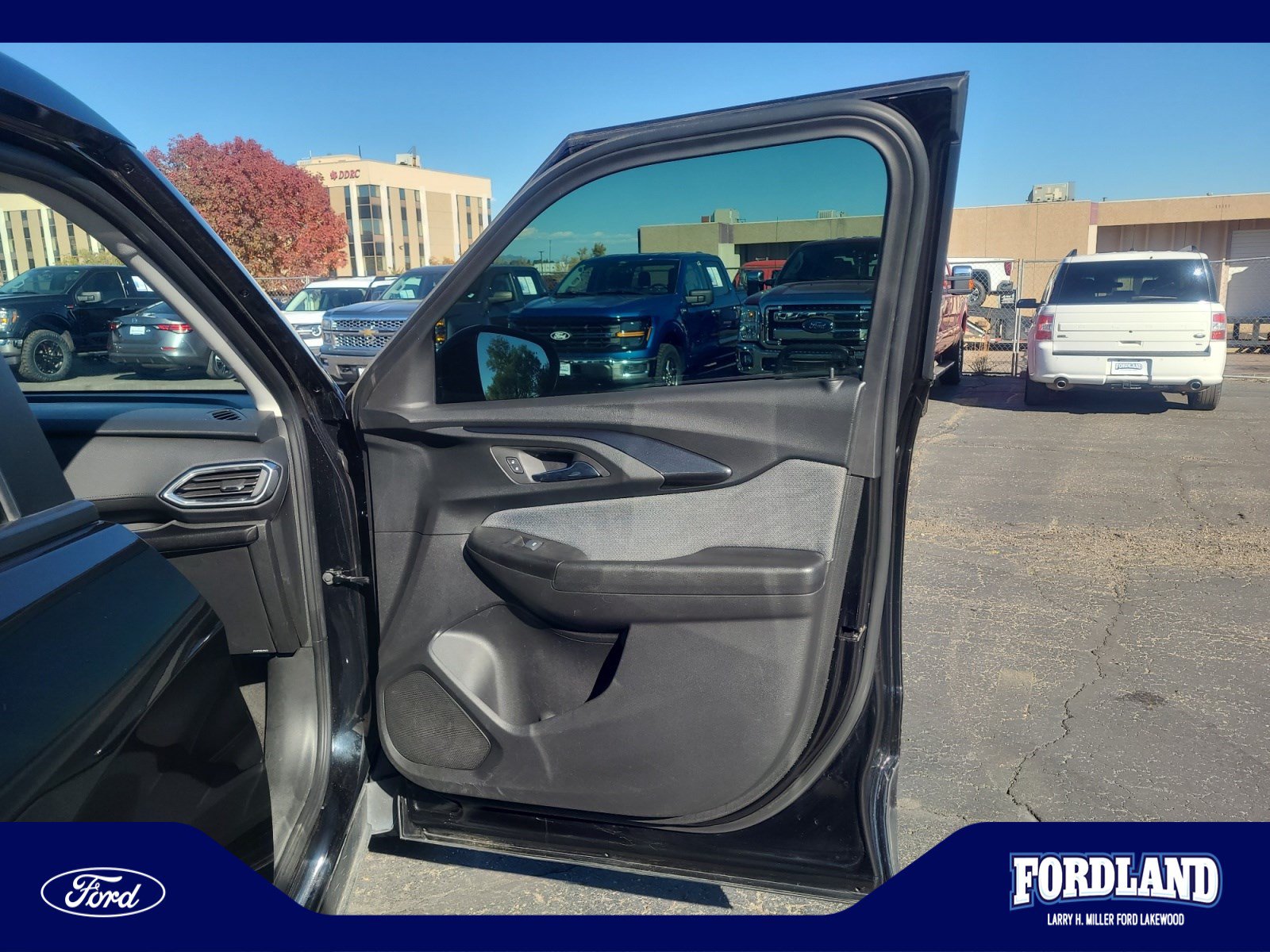 Used 2022 Chevrolet TrailBlazer LT w/ Driver Confidence Package AWD/4WD image 16