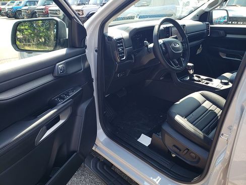 New 2026 Ford Ranger Lariat w/ Black Appearance Package AWD/4WD image 9