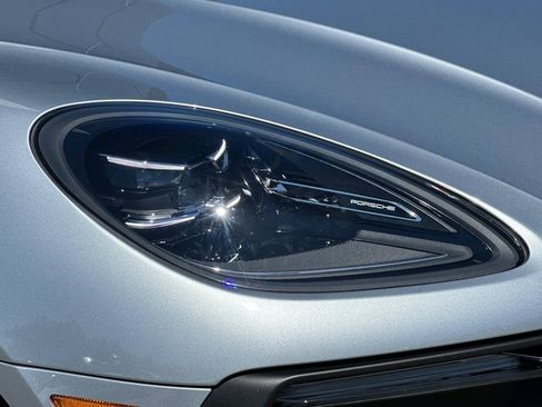 New 2026 Porsche Macan image 37